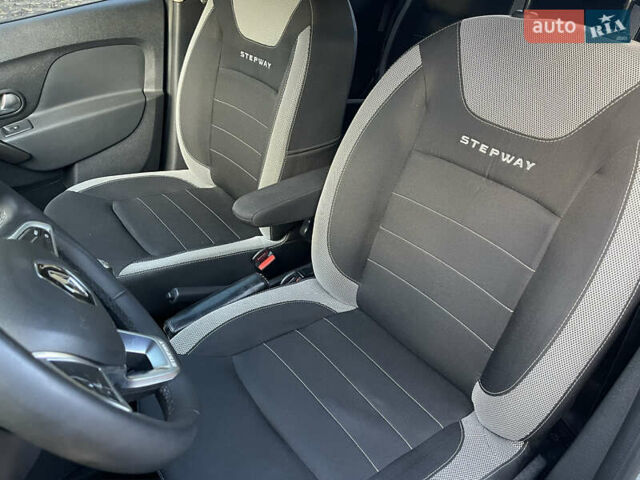 Сірий Рено Сандеро СтепВей, об'ємом двигуна 1.5 л та пробігом 40 тис. км за 12600 $, фото 10 на Automoto.ua