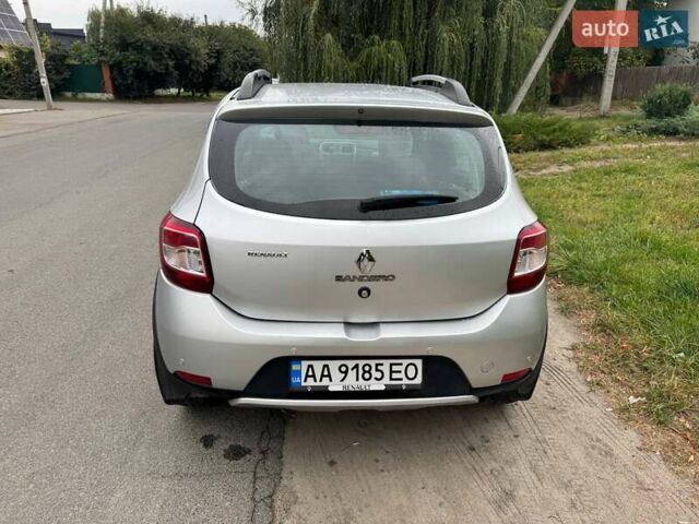 Серый Рено Сандеро СтэпВэй, объемом двигателя 1.46 л и пробегом 112 тыс. км за 6700 $, фото 7 на Automoto.ua