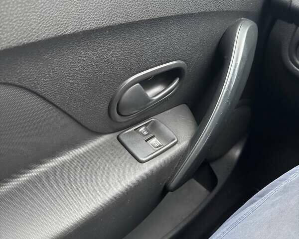 Серый Рено Сандеро СтэпВэй, объемом двигателя 1.46 л и пробегом 112 тыс. км за 6700 $, фото 20 на Automoto.ua