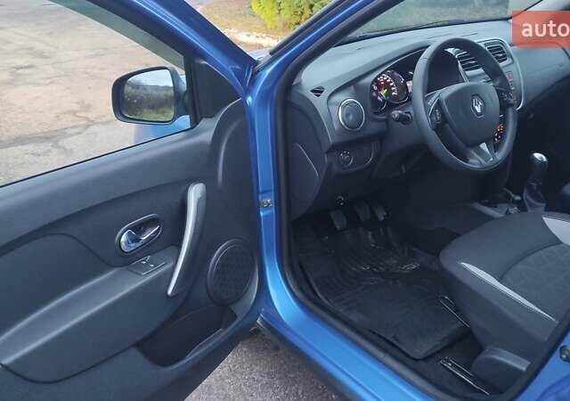 Синій Рено Сандеро СтепВей, об'ємом двигуна 1.6 л та пробігом 115 тис. км за 8300 $, фото 16 на Automoto.ua
