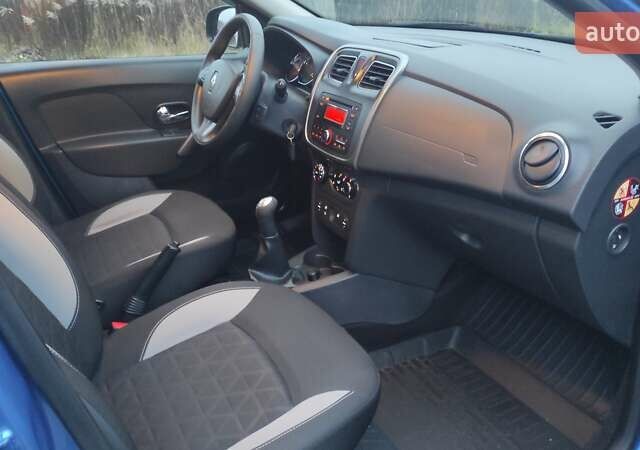 Синій Рено Сандеро СтепВей, об'ємом двигуна 1.6 л та пробігом 115 тис. км за 8300 $, фото 22 на Automoto.ua