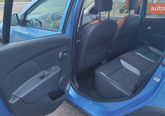 Синій Рено Сандеро СтепВей, об'ємом двигуна 1.6 л та пробігом 115 тис. км за 8300 $, фото 18 на Automoto.ua