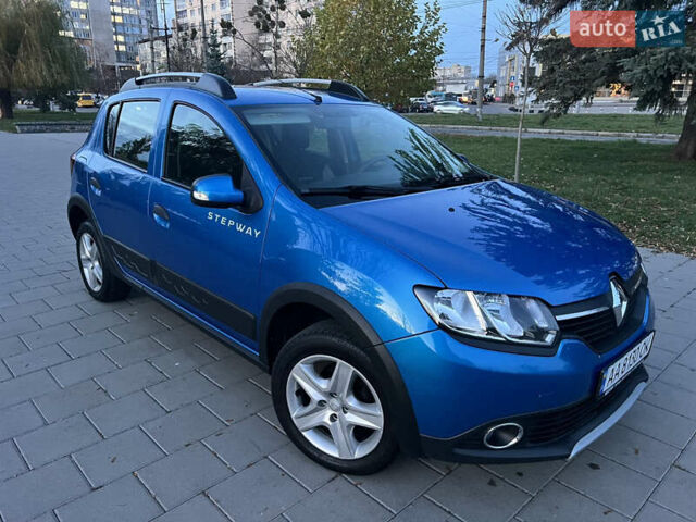 Синий Рено Сандеро СтэпВэй, объемом двигателя 1.46 л и пробегом 87 тыс. км за 8600 $, фото 6 на Automoto.ua