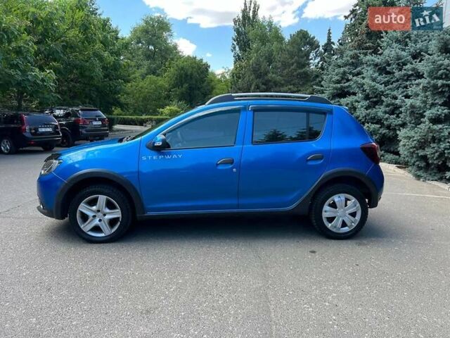 Синий Рено Сандеро СтэпВэй, объемом двигателя 1.5 л и пробегом 140 тыс. км за 5100 $, фото 7 на Automoto.ua