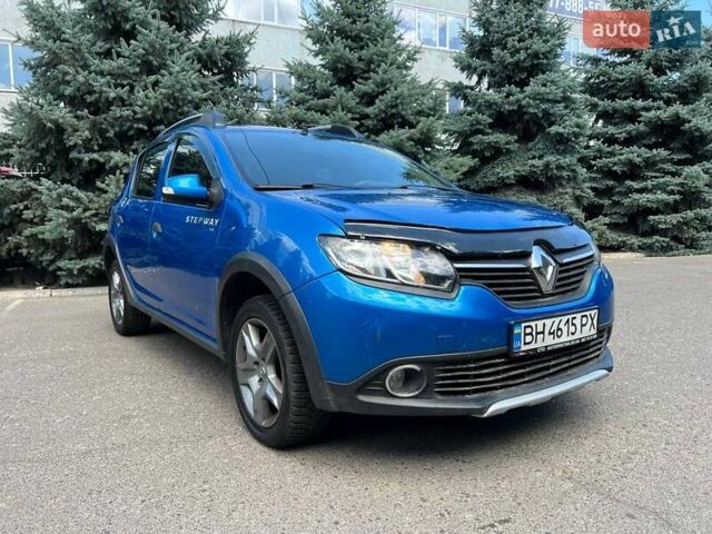 Синий Рено Сандеро СтэпВэй, объемом двигателя 1.5 л и пробегом 140 тыс. км за 5100 $, фото 5 на Automoto.ua