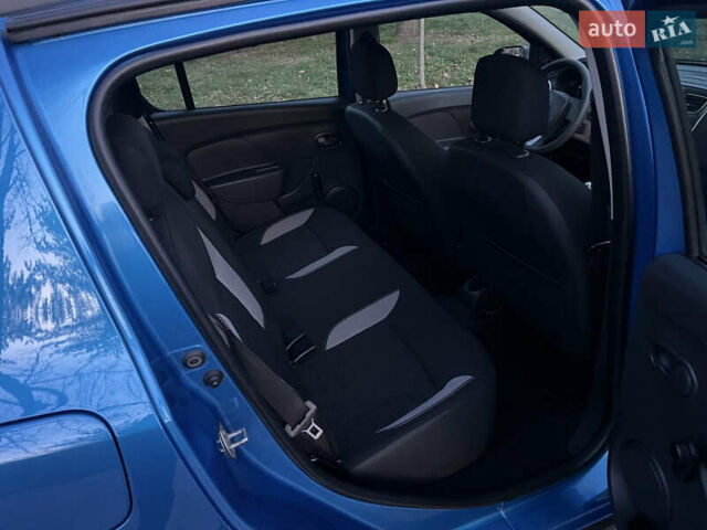 Синий Рено Сандеро СтэпВэй, объемом двигателя 1.46 л и пробегом 87 тыс. км за 8600 $, фото 19 на Automoto.ua