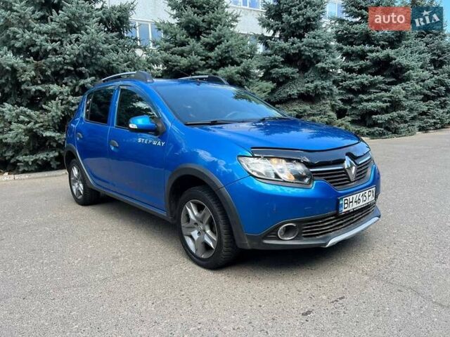 Синий Рено Сандеро СтэпВэй, объемом двигателя 1.5 л и пробегом 140 тыс. км за 5100 $, фото 3 на Automoto.ua