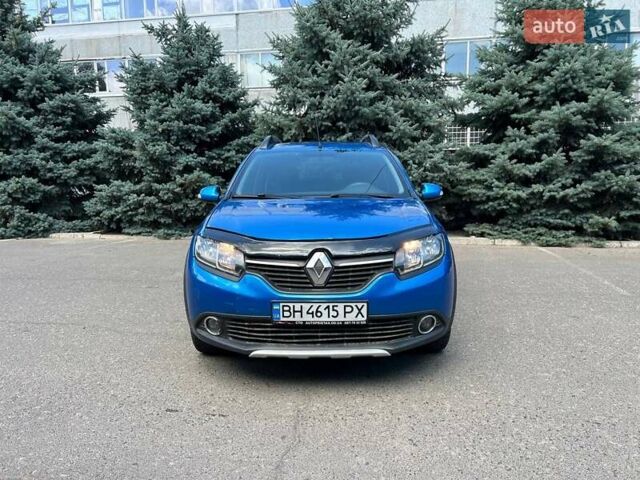 Синий Рено Сандеро СтэпВэй, объемом двигателя 1.5 л и пробегом 140 тыс. км за 5100 $, фото 2 на Automoto.ua