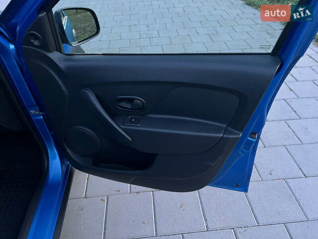 Синий Рено Сандеро СтэпВэй, объемом двигателя 1.46 л и пробегом 87 тыс. км за 8600 $, фото 17 на Automoto.ua