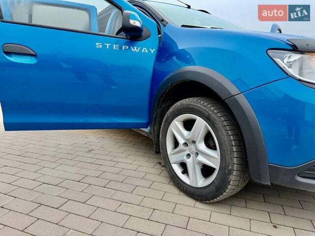Синий Рено Сандеро СтэпВэй, объемом двигателя 1.46 л и пробегом 129 тыс. км за 8500 $, фото 27 на Automoto.ua