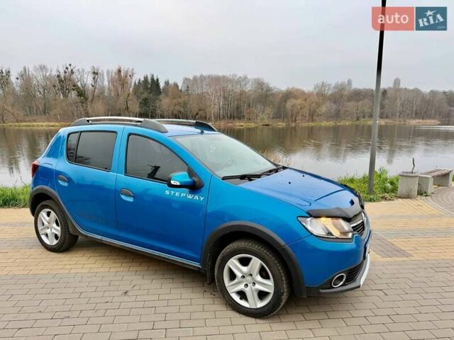 Синий Рено Сандеро СтэпВэй, объемом двигателя 1.46 л и пробегом 129 тыс. км за 8500 $, фото 5 на Automoto.ua