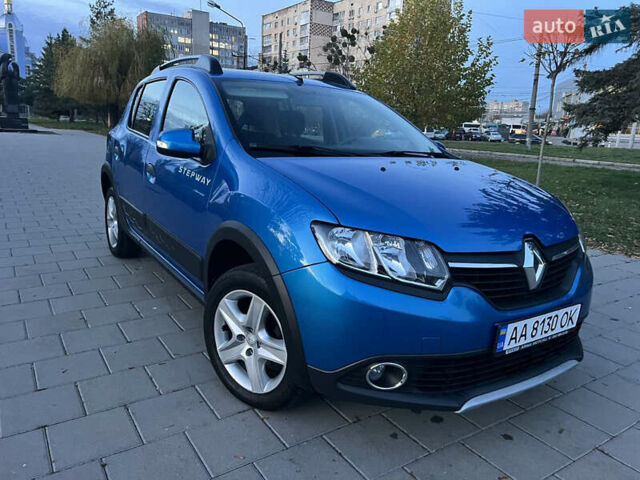 Синий Рено Сандеро СтэпВэй, объемом двигателя 1.46 л и пробегом 87 тыс. км за 8600 $, фото 4 на Automoto.ua