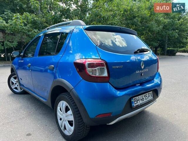 Синий Рено Сандеро СтэпВэй, объемом двигателя 1.5 л и пробегом 140 тыс. км за 5100 $, фото 11 на Automoto.ua