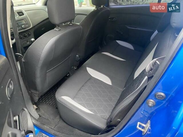 Синий Рено Сандеро СтэпВэй, объемом двигателя 1.6 л и пробегом 165 тыс. км за 8500 $, фото 13 на Automoto.ua