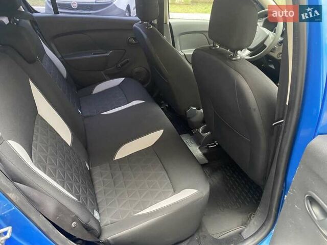 Синий Рено Сандеро СтэпВэй, объемом двигателя 1.6 л и пробегом 165 тыс. км за 8500 $, фото 23 на Automoto.ua