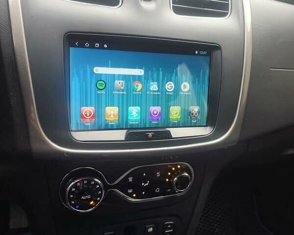 Синий Рено Сандеро СтэпВэй, объемом двигателя 1.46 л и пробегом 110 тыс. км за 7000 $, фото 9 на Automoto.ua