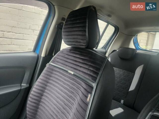 Синий Рено Сандеро СтэпВэй, объемом двигателя 1.46 л и пробегом 110 тыс. км за 7000 $, фото 11 на Automoto.ua