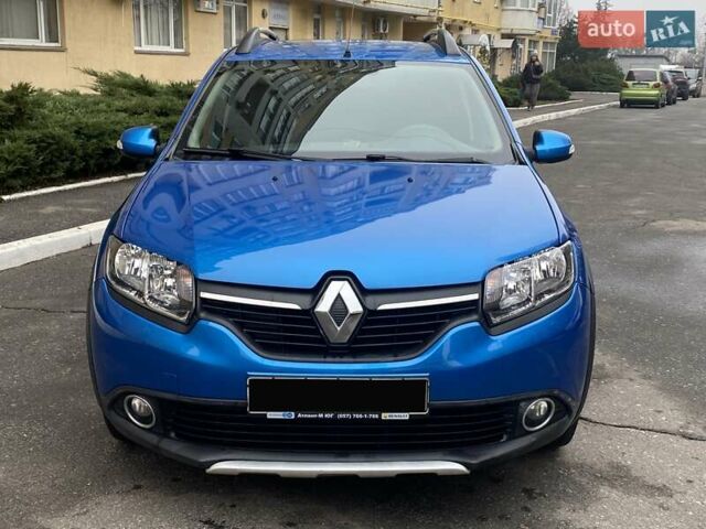 Синий Рено Сандеро СтэпВэй, объемом двигателя 1.6 л и пробегом 165 тыс. км за 8500 $, фото 1 на Automoto.ua