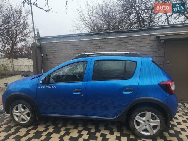 Синий Рено Сандеро СтэпВэй, объемом двигателя 1.46 л и пробегом 110 тыс. км за 7000 $, фото 2 на Automoto.ua