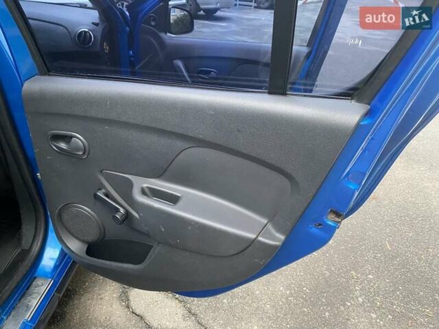 Синий Рено Сандеро СтэпВэй, объемом двигателя 1.6 л и пробегом 165 тыс. км за 8500 $, фото 24 на Automoto.ua