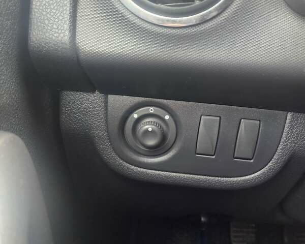 Синий Рено Сандеро СтэпВэй, объемом двигателя 1.46 л и пробегом 110 тыс. км за 7000 $, фото 7 на Automoto.ua