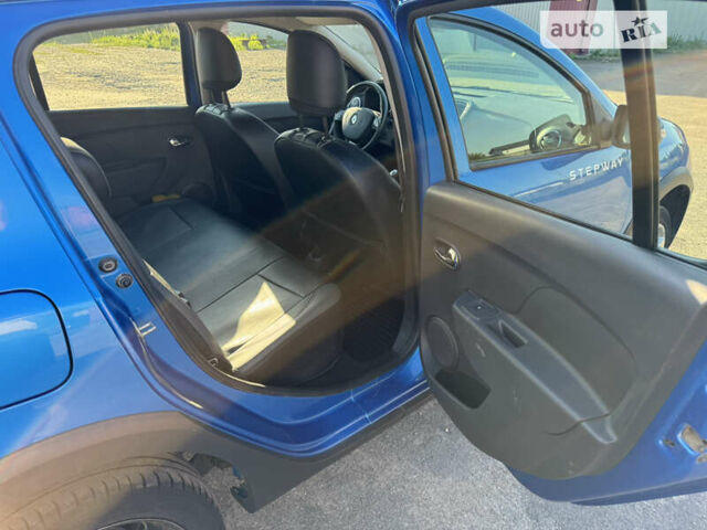 Синий Рено Сандеро СтэпВэй, объемом двигателя 1.5 л и пробегом 196 тыс. км за 7900 $, фото 15 на Automoto.ua
