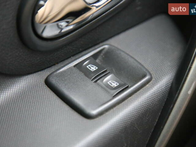 Синий Рено Сандеро СтэпВэй, объемом двигателя 1.46 л и пробегом 92 тыс. км за 9800 $, фото 23 на Automoto.ua