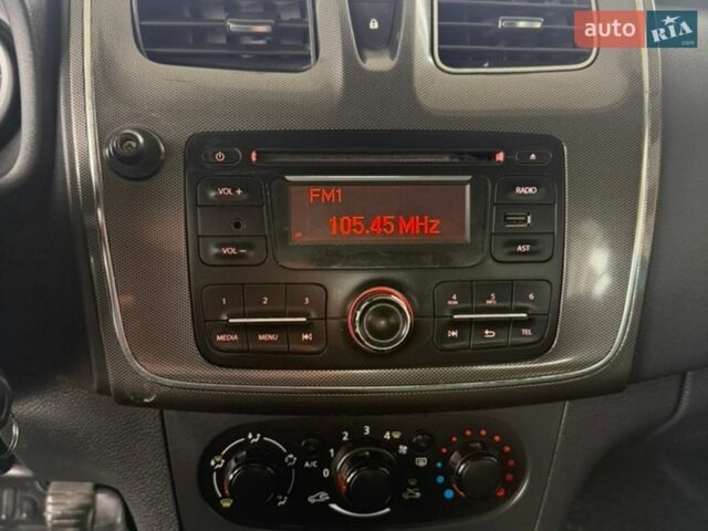 Синій Рено Сандеро СтепВей, об'ємом двигуна 1.46 л та пробігом 211 тис. км за 6999 $, фото 22 на Automoto.ua