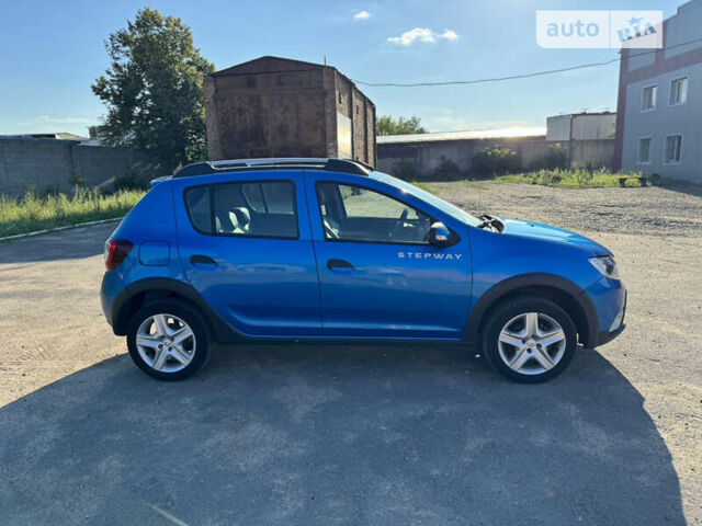 Синий Рено Сандеро СтэпВэй, объемом двигателя 1.5 л и пробегом 196 тыс. км за 7900 $, фото 6 на Automoto.ua