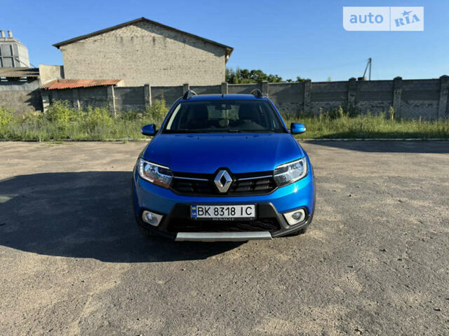 Синий Рено Сандеро СтэпВэй, объемом двигателя 1.5 л и пробегом 196 тыс. км за 7900 $, фото 3 на Automoto.ua