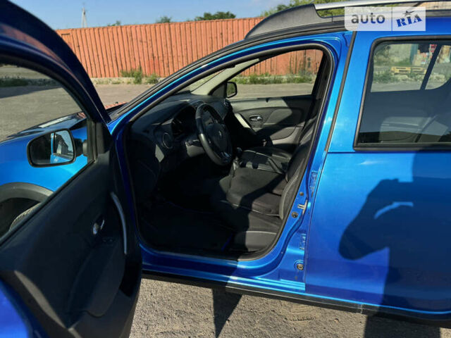 Синий Рено Сандеро СтэпВэй, объемом двигателя 1.5 л и пробегом 196 тыс. км за 7900 $, фото 9 на Automoto.ua