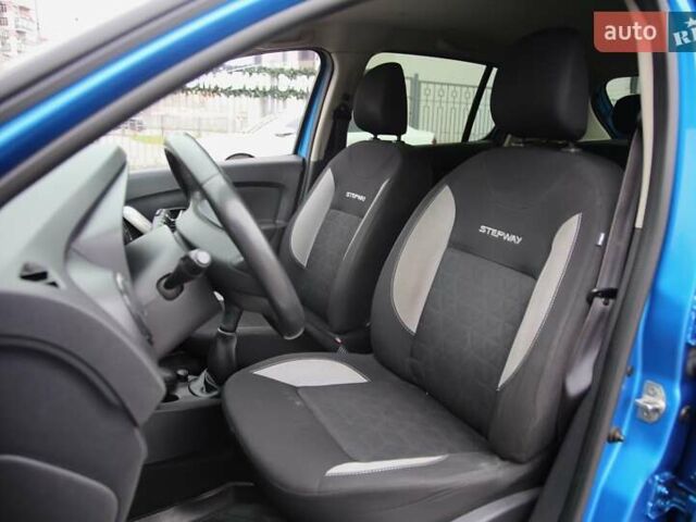 Синий Рено Сандеро СтэпВэй, объемом двигателя 1.46 л и пробегом 92 тыс. км за 9800 $, фото 5 на Automoto.ua