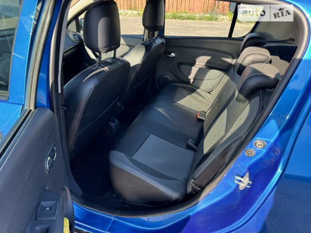 Синий Рено Сандеро СтэпВэй, объемом двигателя 1.5 л и пробегом 196 тыс. км за 7900 $, фото 14 на Automoto.ua
