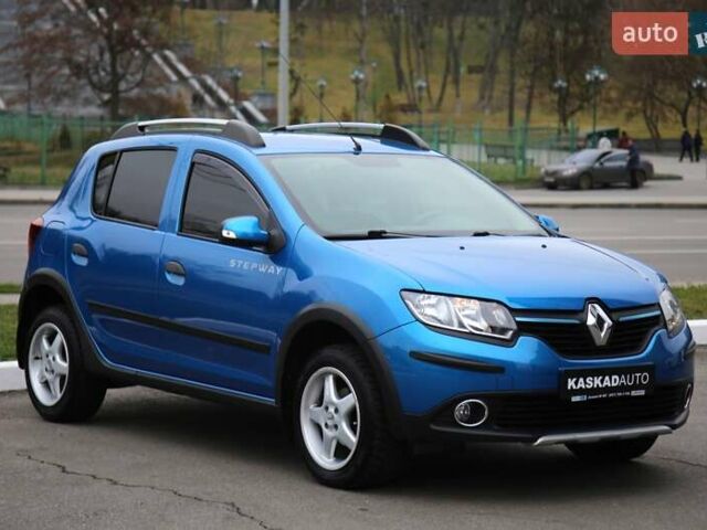 Синий Рено Сандеро СтэпВэй, объемом двигателя 1.46 л и пробегом 92 тыс. км за 9800 $, фото 2 на Automoto.ua