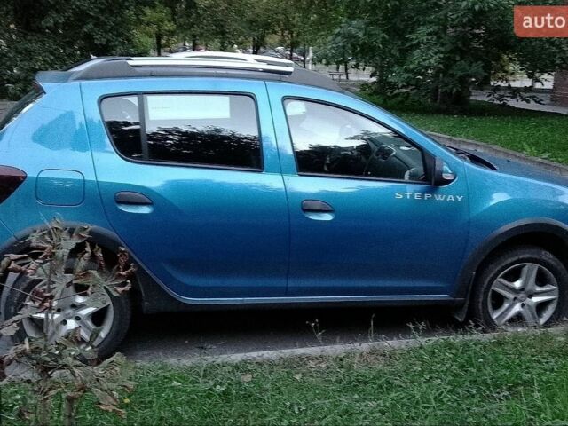 Синий Рено Сандеро СтэпВэй, объемом двигателя 1.46 л и пробегом 130 тыс. км за 8900 $, фото 3 на Automoto.ua