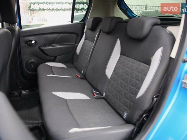 Синий Рено Сандеро СтэпВэй, объемом двигателя 1.46 л и пробегом 92 тыс. км за 9800 $, фото 6 на Automoto.ua