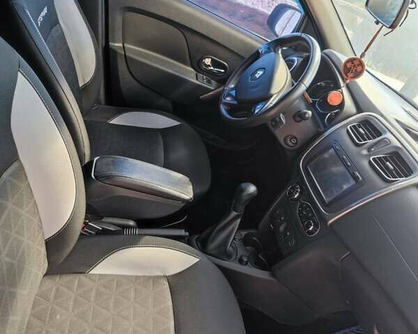 Синий Рено Сандеро СтэпВэй, объемом двигателя 1.46 л и пробегом 110 тыс. км за 9700 $, фото 4 на Automoto.ua