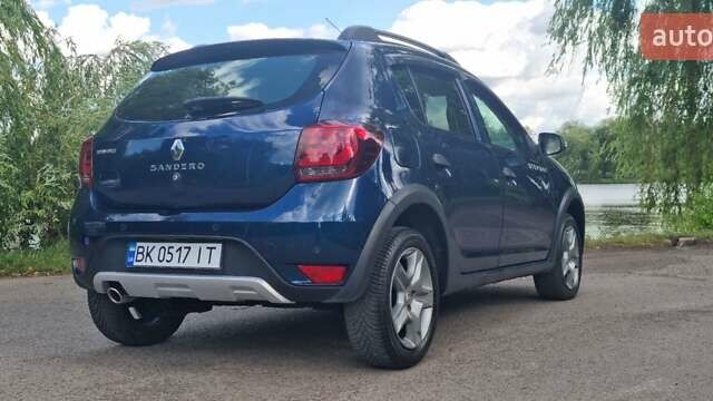 Синий Рено Сандеро СтэпВэй, объемом двигателя 1.46 л и пробегом 107 тыс. км за 9990 $, фото 4 на Automoto.ua