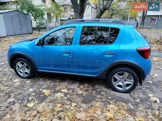 Синий Рено Сандеро СтэпВэй, объемом двигателя 0.9 л и пробегом 100 тыс. км за 9200 $, фото 3 на Automoto.ua