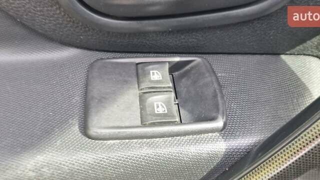 Синий Рено Сандеро СтэпВэй, объемом двигателя 1.46 л и пробегом 107 тыс. км за 9990 $, фото 17 на Automoto.ua