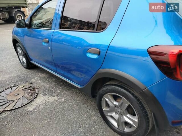 Синий Рено Сандеро СтэпВэй, объемом двигателя 0.9 л и пробегом 100 тыс. км за 8300 $, фото 5 на Automoto.ua