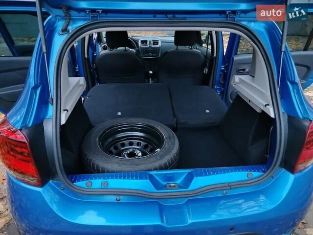 Синий Рено Сандеро СтэпВэй, объемом двигателя 0.9 л и пробегом 100 тыс. км за 7800 $, фото 1 на Automoto.ua