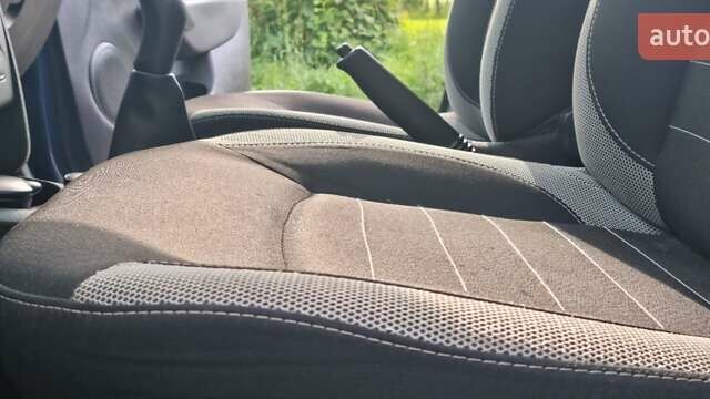 Синий Рено Сандеро СтэпВэй, объемом двигателя 1.46 л и пробегом 107 тыс. км за 9990 $, фото 14 на Automoto.ua