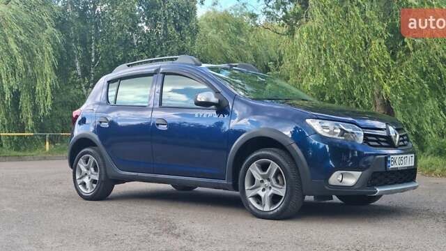 Синий Рено Сандеро СтэпВэй, объемом двигателя 1.46 л и пробегом 107 тыс. км за 9990 $, фото 6 на Automoto.ua