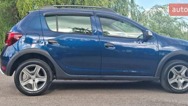 Синий Рено Сандеро СтэпВэй, объемом двигателя 1.46 л и пробегом 107 тыс. км за 9990 $, фото 5 на Automoto.ua
