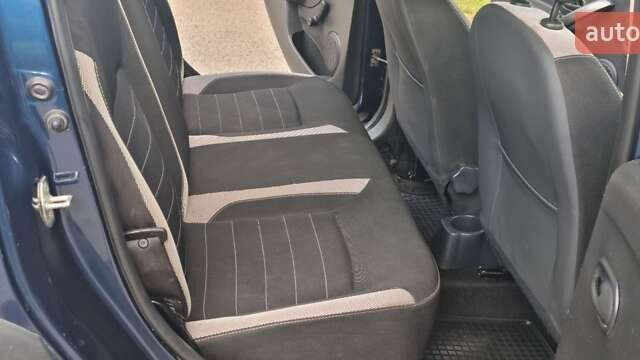 Синий Рено Сандеро СтэпВэй, объемом двигателя 1.46 л и пробегом 107 тыс. км за 9990 $, фото 9 на Automoto.ua