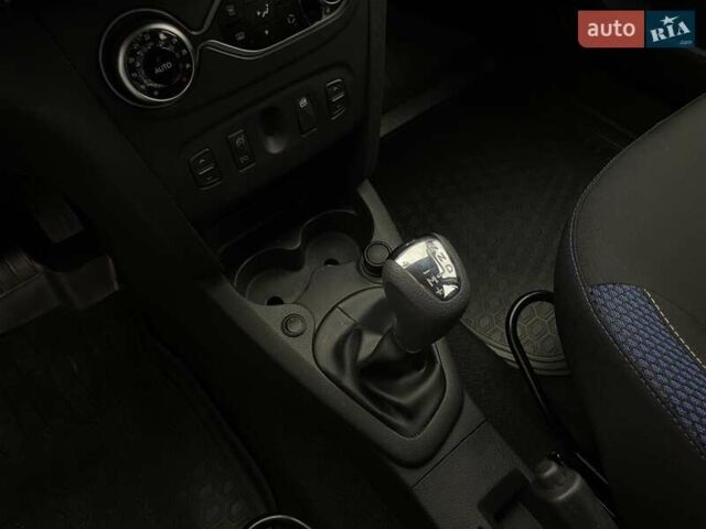 Рено Сандеро СтэпВэй 2020 в Киеве на Automoto.ua Синий Рено Сандеро СтэпВэй, объемом двигателя 0.9 л и пробегом 58 тыс. км за 11255 $, фото 15 на Automoto.ua