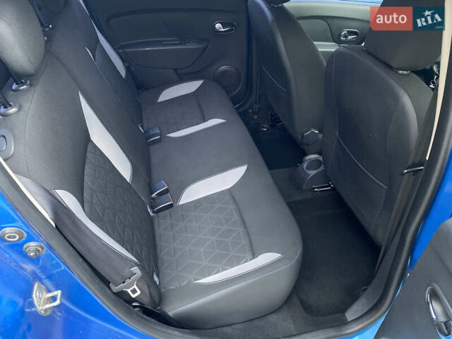 Синий Рено Сандеро СтэпВэй, объемом двигателя 1.5 л и пробегом 180 тыс. км за 8000 $, фото 22 на Automoto.ua