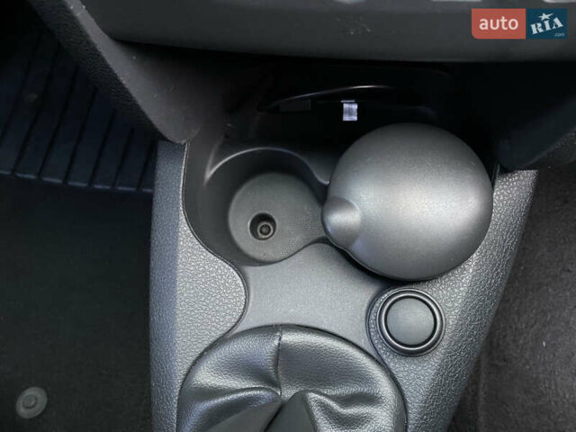 Синий Рено Сандеро СтэпВэй, объемом двигателя 1.5 л и пробегом 180 тыс. км за 8000 $, фото 19 на Automoto.ua