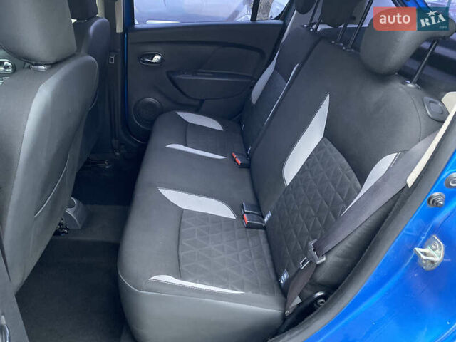 Синий Рено Сандеро СтэпВэй, объемом двигателя 1.5 л и пробегом 180 тыс. км за 8000 $, фото 24 на Automoto.ua